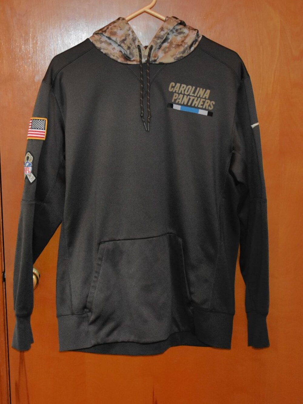 Men's Large, Carolina Panthers Salute the Troops Hoodie Sweatshirt